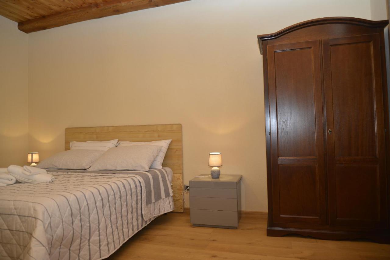 Agriturismo Ai Pruesot Bed & Breakfast Bagnolo Piemonte Luaran gambar