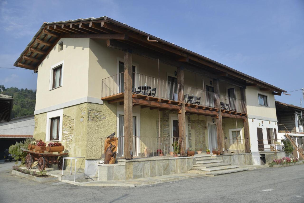 Agriturismo Ai Pruesot Bed & Breakfast Bagnolo Piemonte Luaran gambar